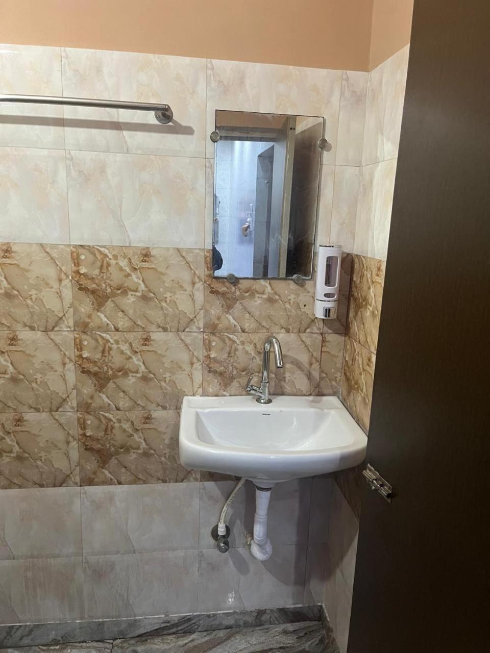 כלכותה Lodge Babul מראה חיצוני תמונה